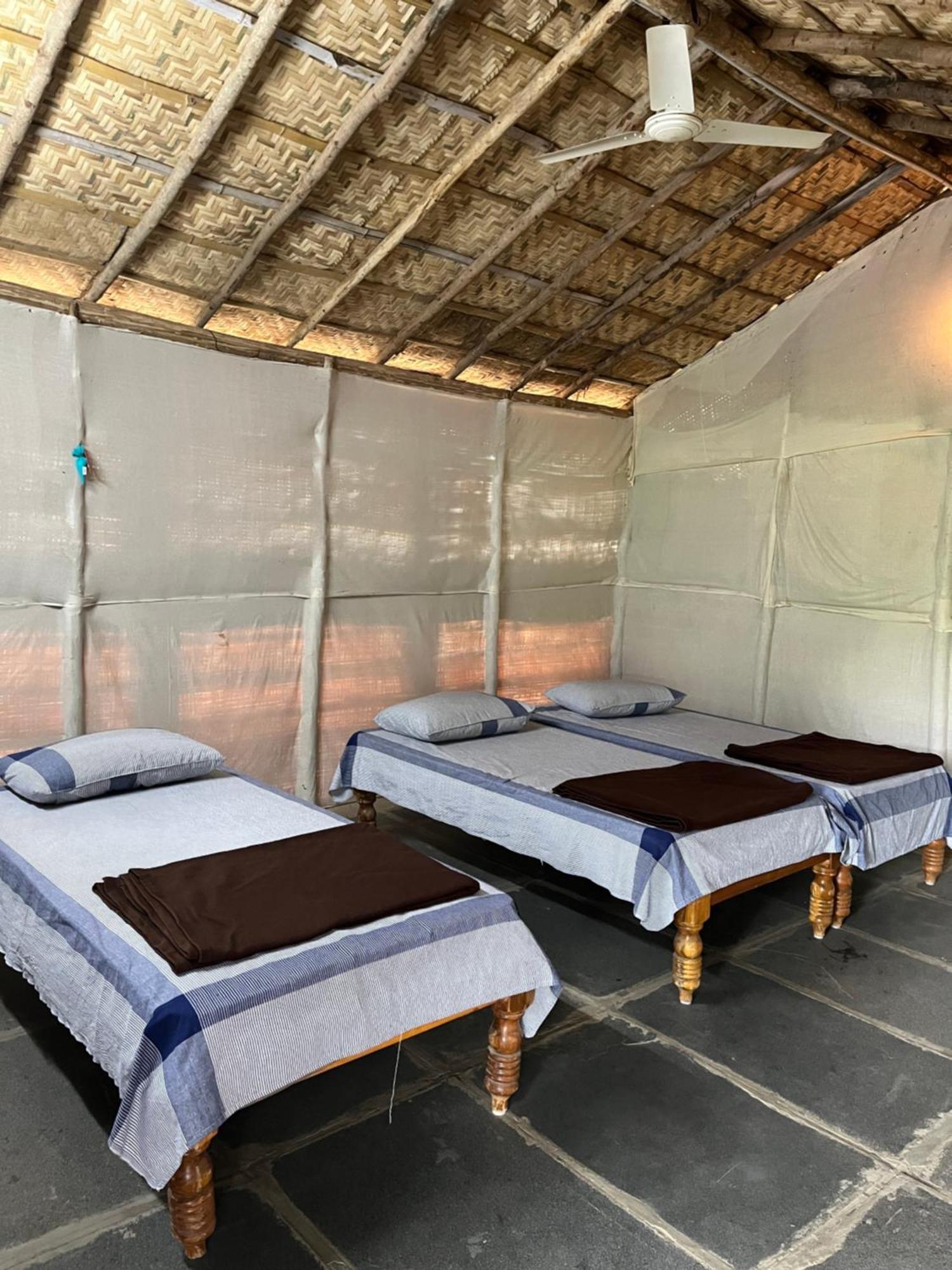 Sunrise Guest House & Restaurant Hampi Esterno foto