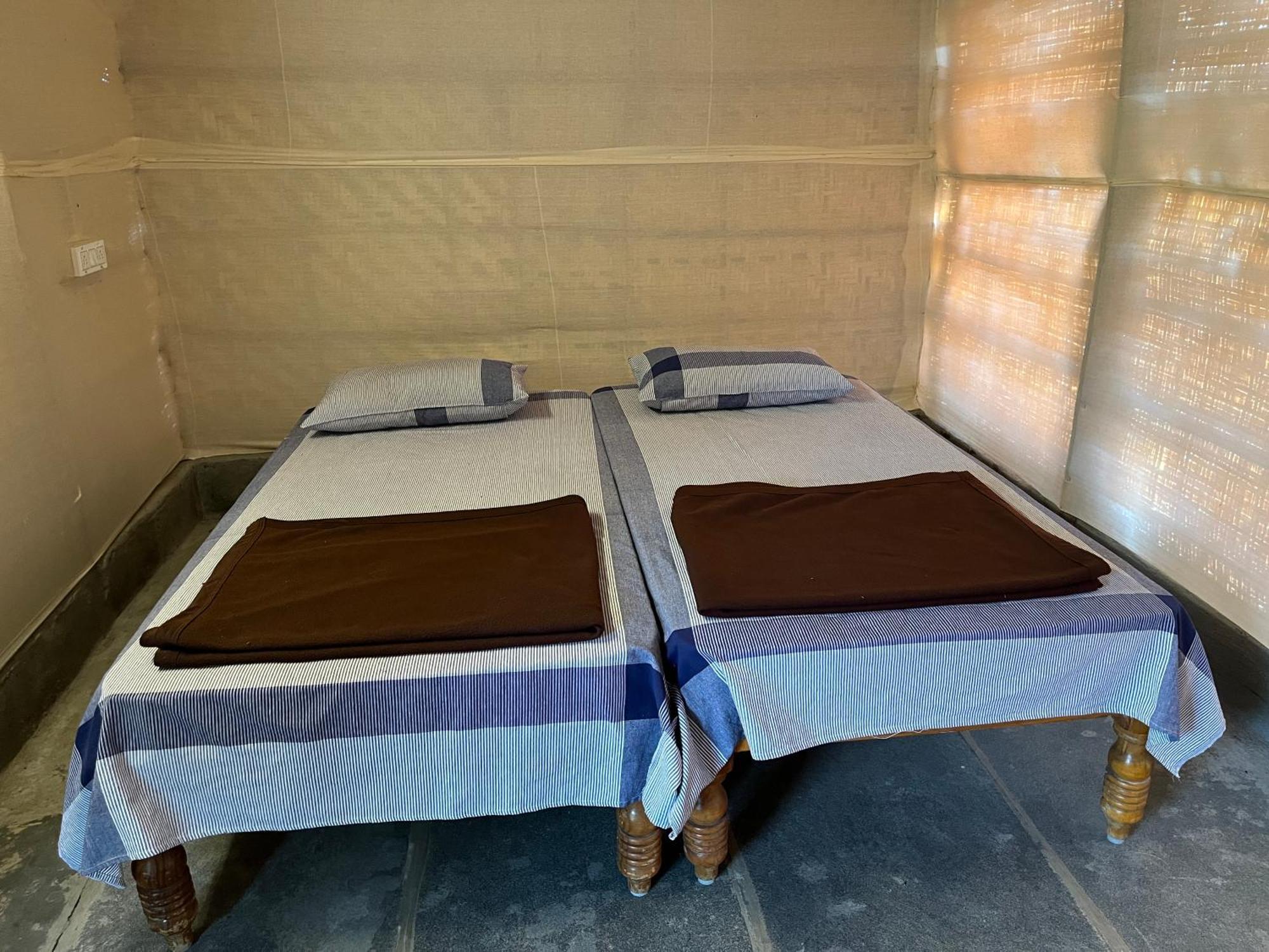 Sunrise Guest House & Restaurant Hampi Esterno foto