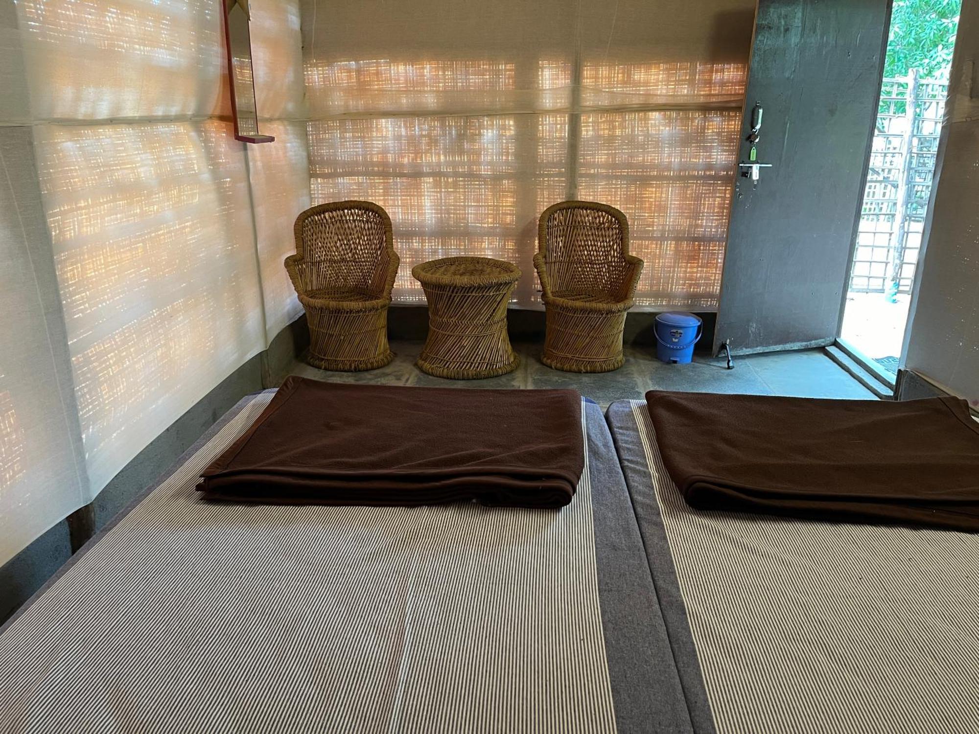 Sunrise Guest House & Restaurant Hampi Esterno foto