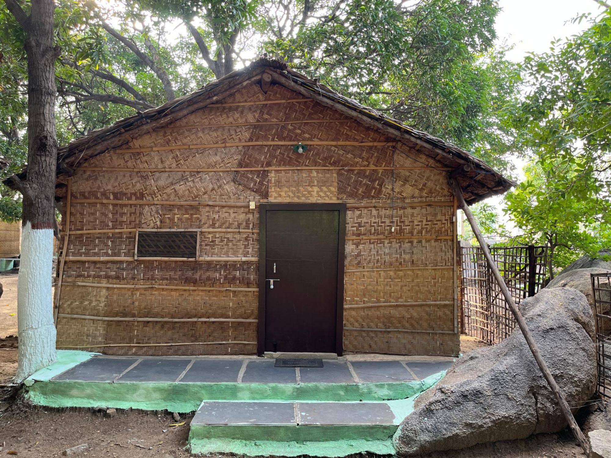 Sunrise Guest House & Restaurant Hampi Esterno foto
