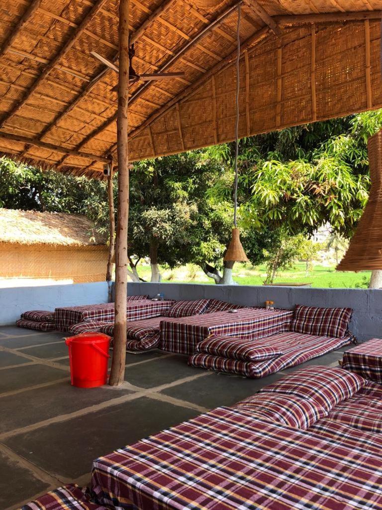 Sunrise Guest House & Restaurant Hampi Esterno foto