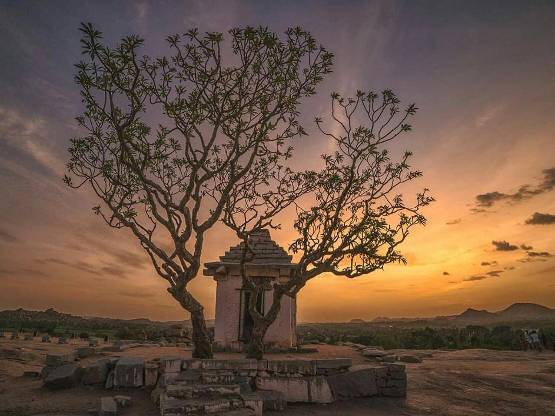 Sunrise Guest House & Restaurant Hampi Esterno foto